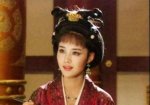 扮演母亲的演员是谁,[扮演母亲演员姓名]演绎感人母爱瞬间