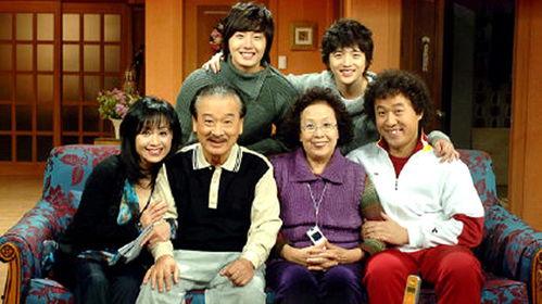 搞笑一家人 衣服,衣橱里的欢乐时光